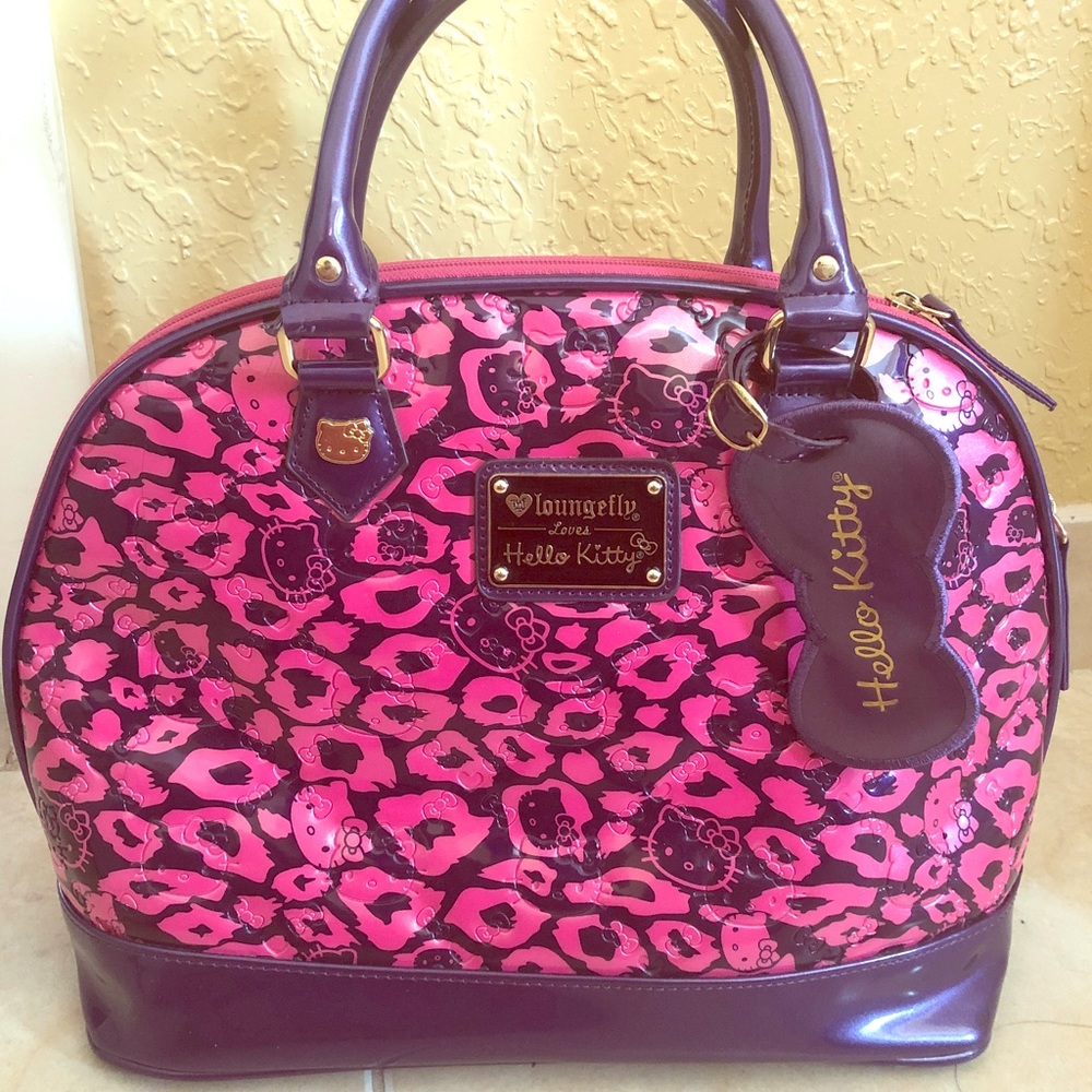 Lounge Fly x Hello Kitty purse